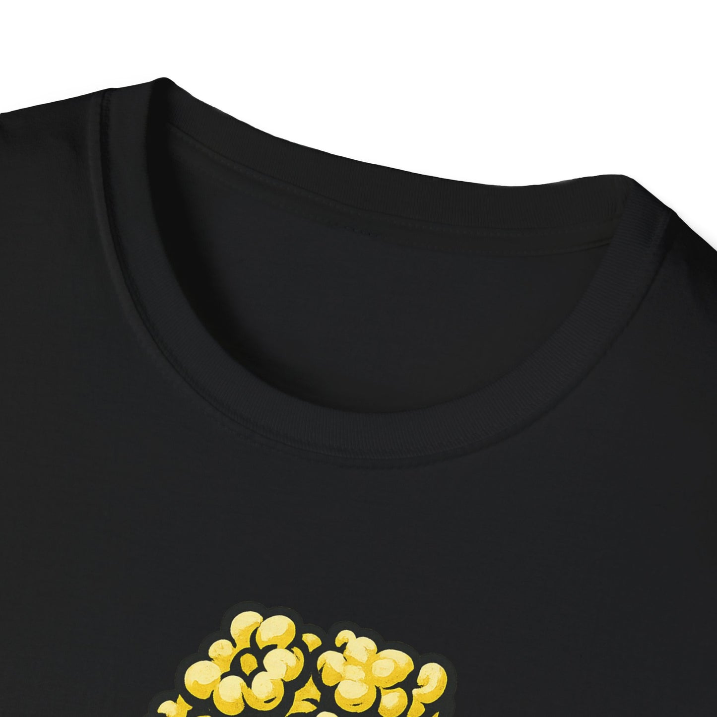 Popcorn Powered Shirt – Funny Movie Snack Tee – Retro Popcorn Lover T-Shirt for Cinema Nights & Foodie Fans