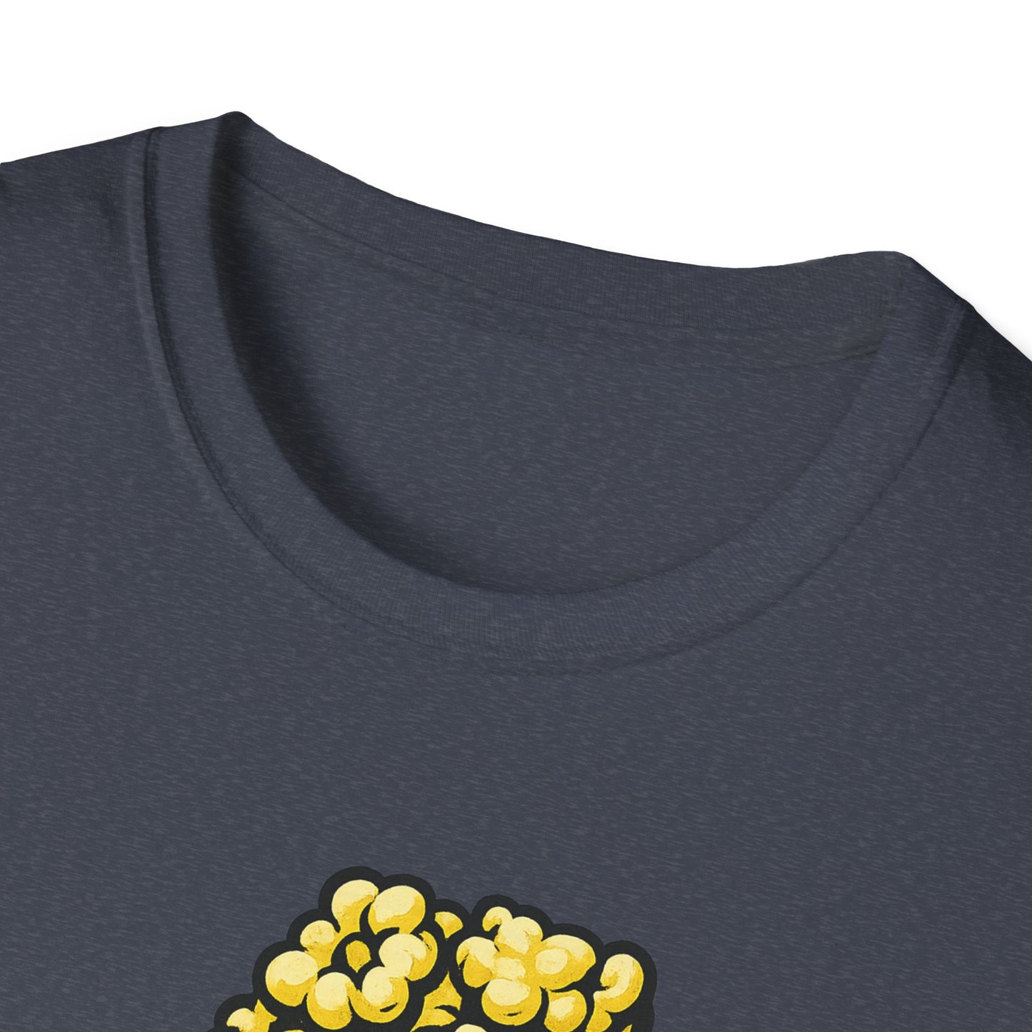 Popcorn Powered Shirt – Funny Movie Snack Tee – Retro Popcorn Lover T-Shirt for Cinema Nights & Foodie Fans